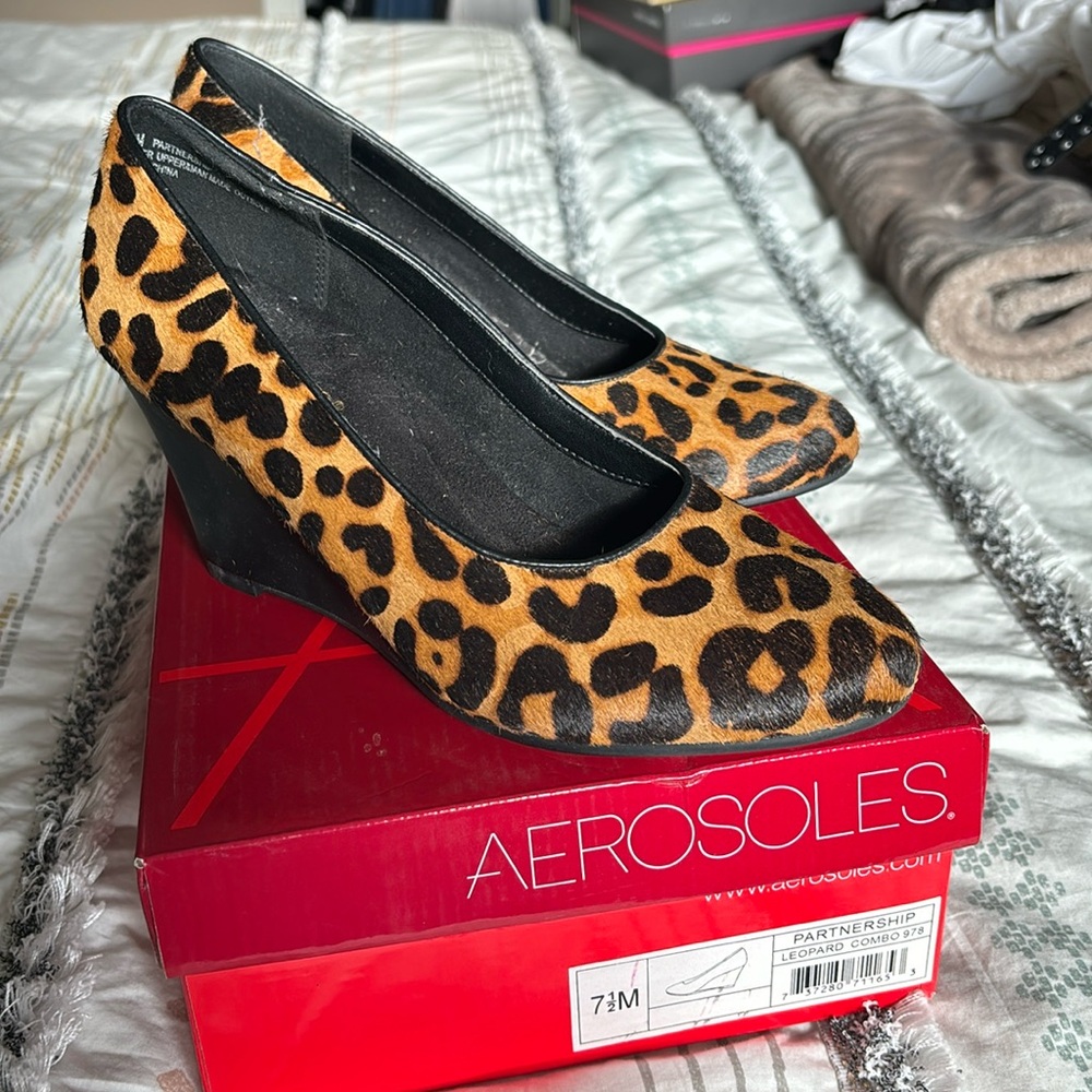 AEROSOLES Leopard Print Wedges